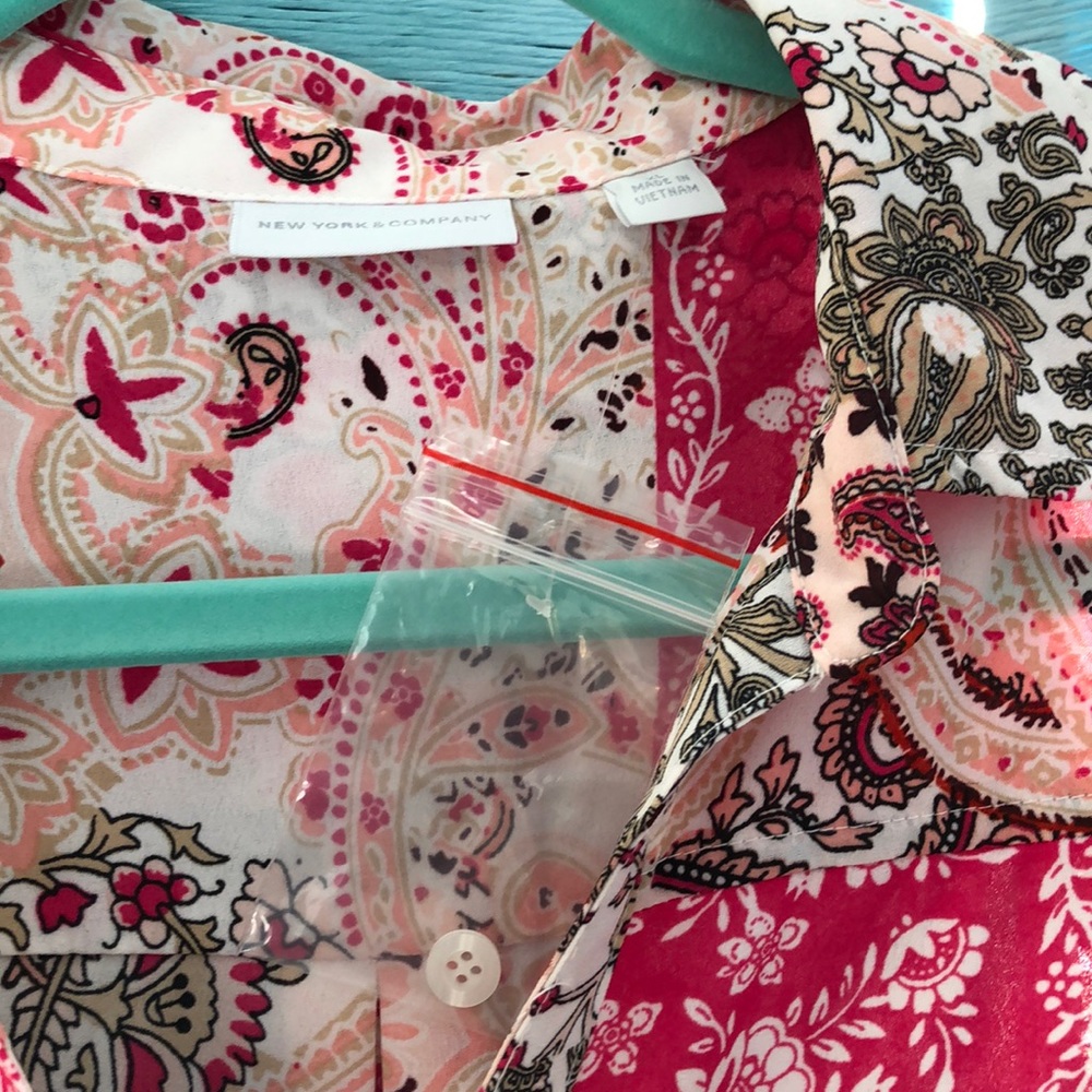SOLD....New York & Company XL NWOT pink patchwork - Picture 5 of 5